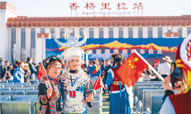 以鑄牢中華民族共同體意識(shí)為主線加強(qiáng)和改進(jìn)黨的民族工作